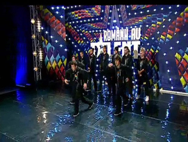 ROMANII AU TALENT: UST Freestylers Crew a facut spectacol pe scena: "M-ati omorat cu dansul vostru"