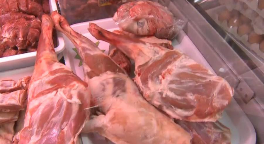 Carnea de miel se vinde mai ieftin online, decat in pietele din Timisoara. Care sunt preturile