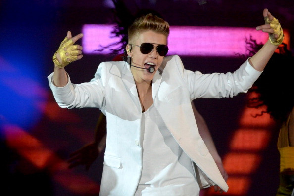 Gafa de proportii a lui Justin Bieber: "Daca ar fi trait azi, Anne Frank era fana mea"
