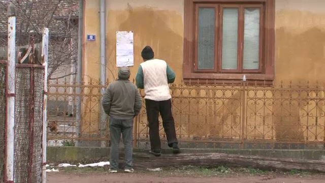 "Sunteti din jungla, redusilor". Mesajul unui preot suparat pe cei care i-au murdarit casa cu ulei