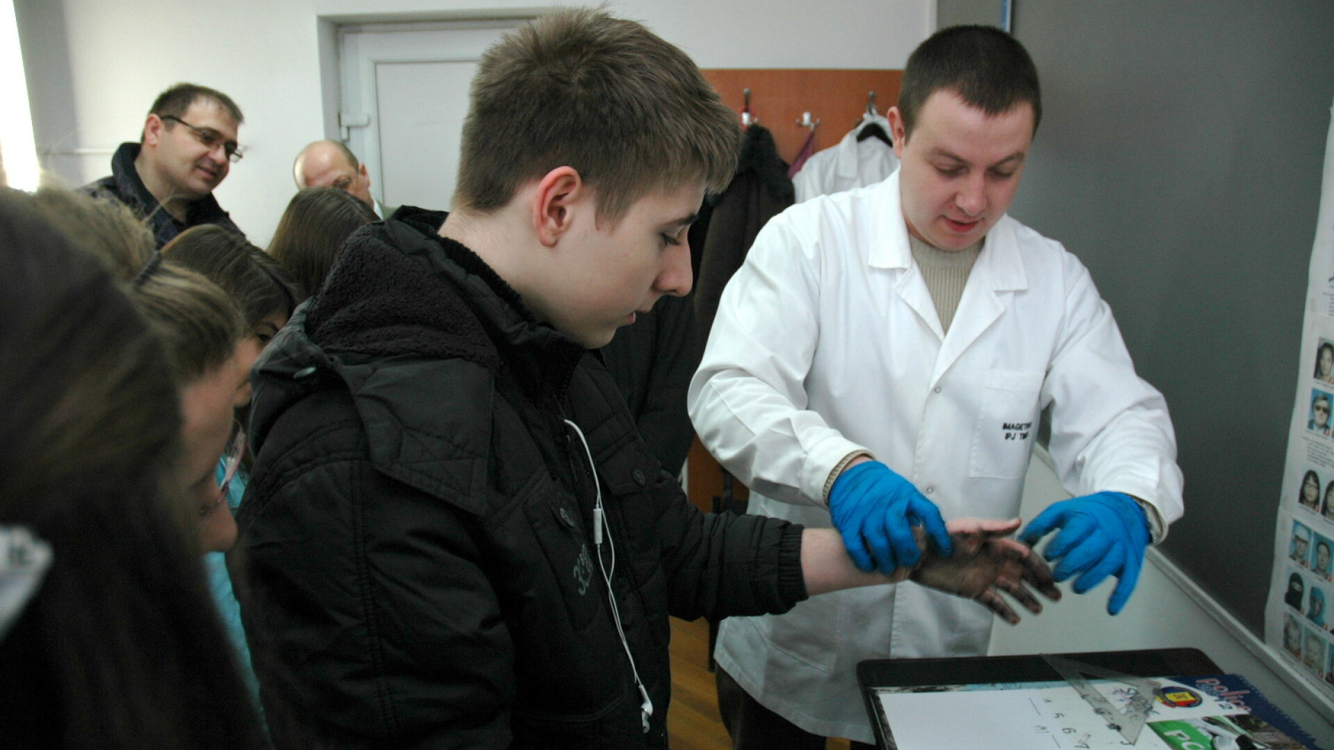 Pentru elevii din Timis si Hunedoara,“Scoala Altfel” a inceput la Inspectoratele judetene de Politie