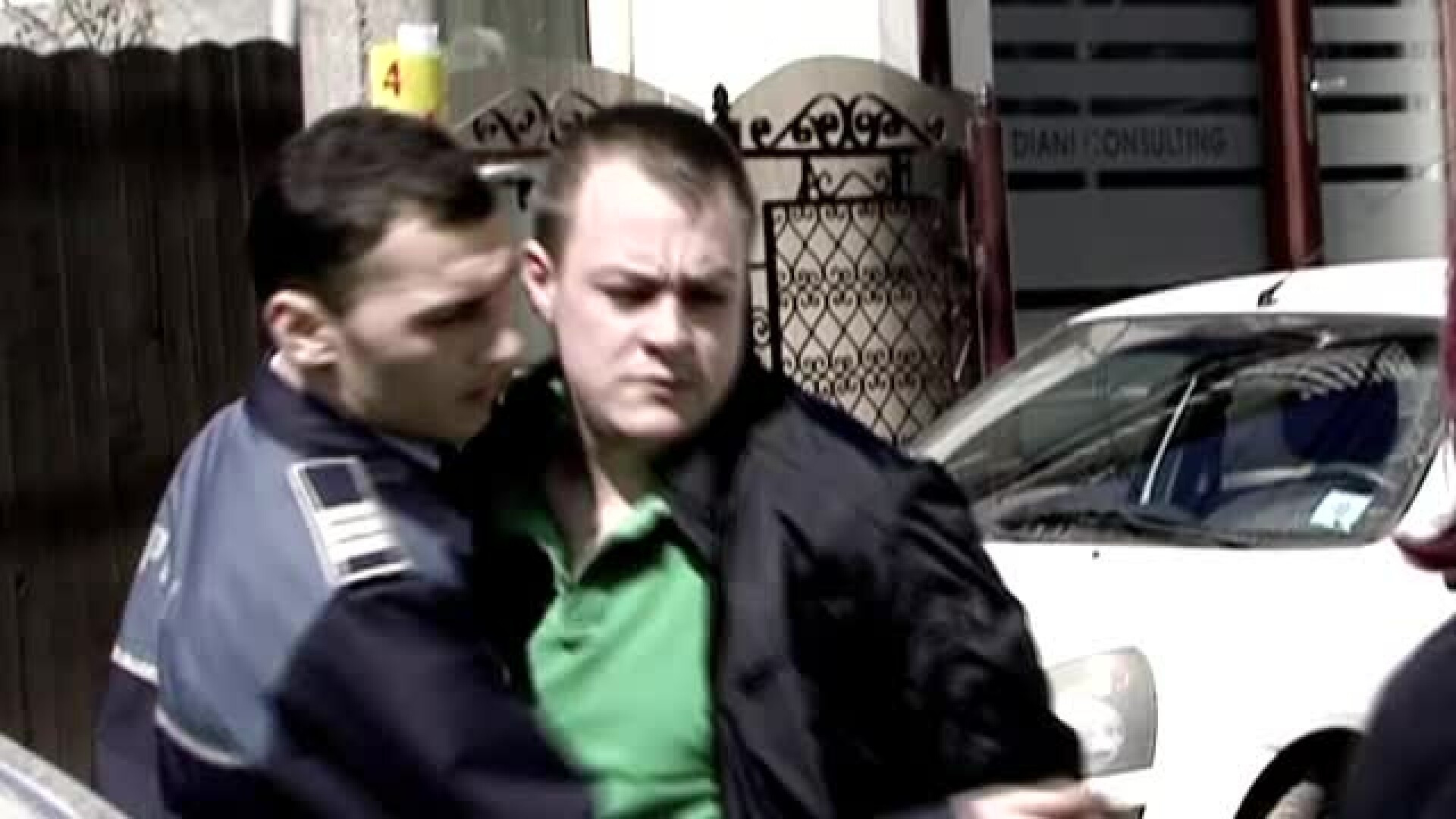 Cine e Iulian Siclitaru, tanarul care a omorat doi tineri pe o trecere de pietoni si apoi a fugit