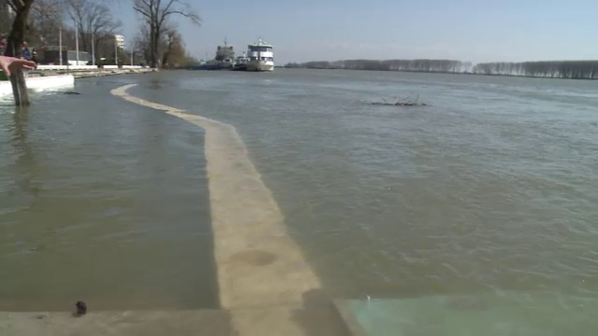 Codul portocaliu de inundatii pe Dunare, prelungit pana pe 17 aprilie. Autoritatile, in alerta