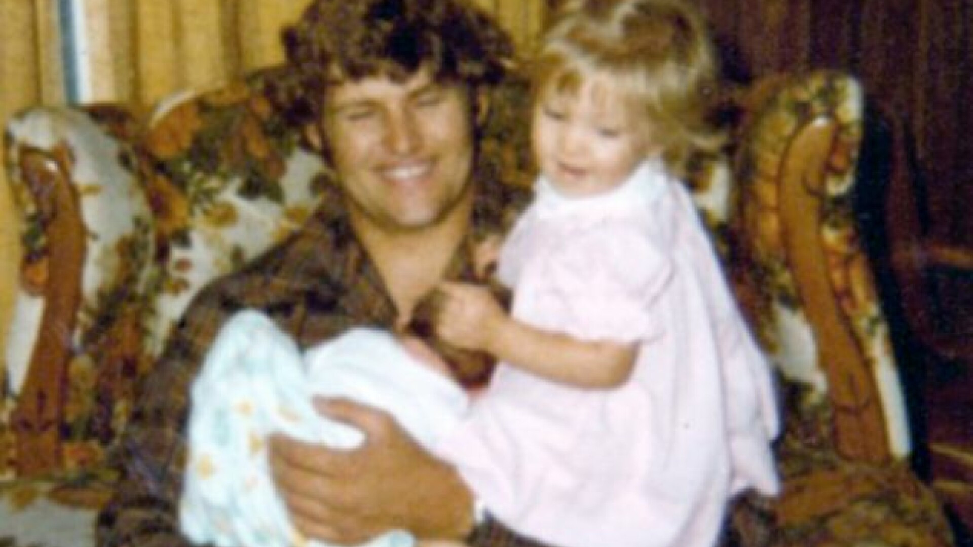 “Am crezut ca o sa ma transform si eu”. Fotografia care ascunde drama unei tinere