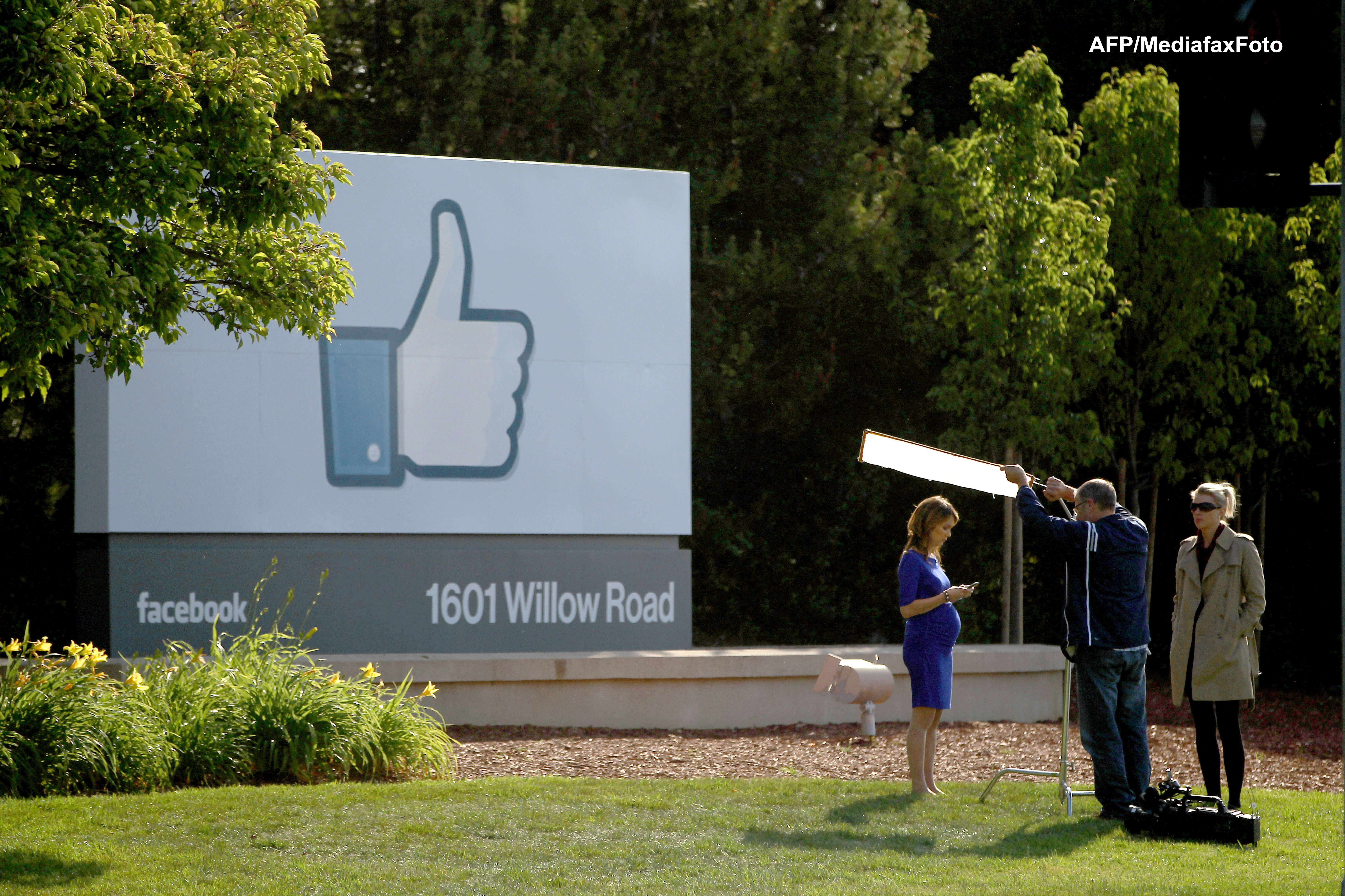 Cum sunt rasfatati angajatii Facebook sau Google: tunsori gratis, masaj, mancare si locuri de dormit