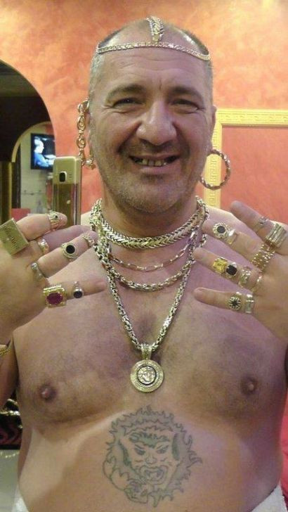 Romanul de care rade tot internetul. Imaginile care s-au raspandit in toata lumea, in cateva ore