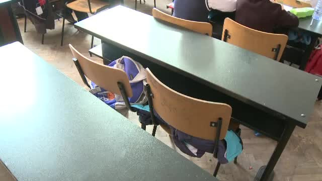 Mii de parinti au ramas fara ajutor social, din cauza absentelor nemotivate ale copiilor