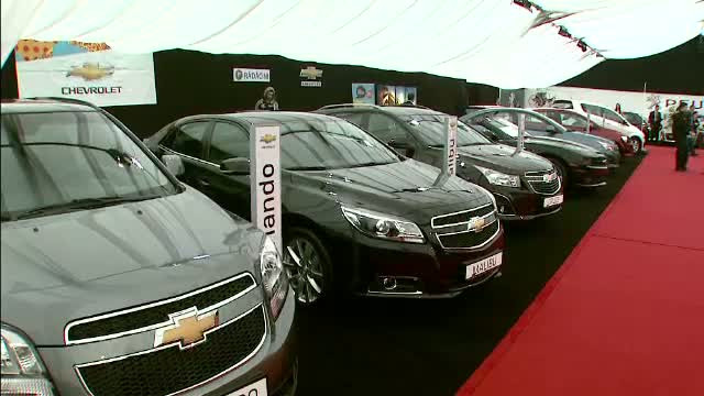 Salonul Auto Bucuresti 2013. Dealerii au prezentat concurentii directi pentru Dacia Duster