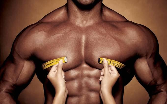 Toti incepatorii fac aceleasi greseli! Cum ajungi sa impingi greutati URIASE la piept, in 5 pasi simpli: