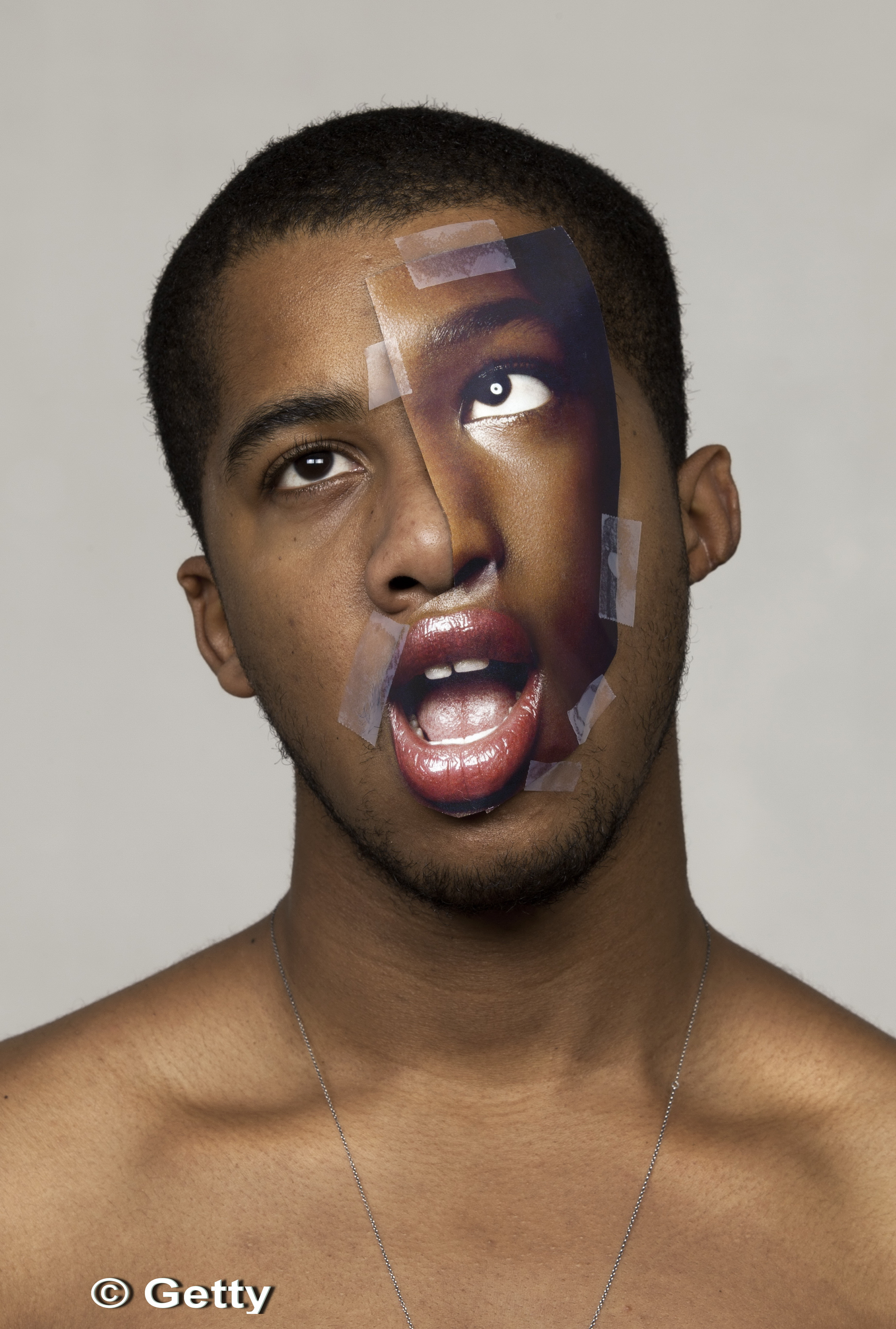 Distrusi de operatiile plastice: secretul din spatele imaginilor care au uimit Franta