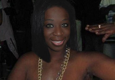 Fotografia care a ajuns viral pe internet. Cum s-a imbracat aceasta tanara in club. FOTO