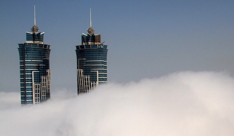 Oamenii care traiesc deasupra norilor. Imagini fascinante din orasul bogatiei GALERIE FOTO