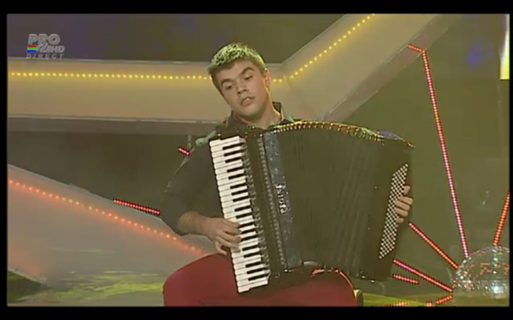 ROMANII AU TALENT, sezonul 3. Ghenadie Rotari a facut minuni cu acordeonul sau