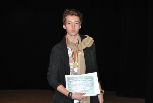 Un elev roman, olimpic la fizica, a fost admis la 11 universitati din Statele Unite