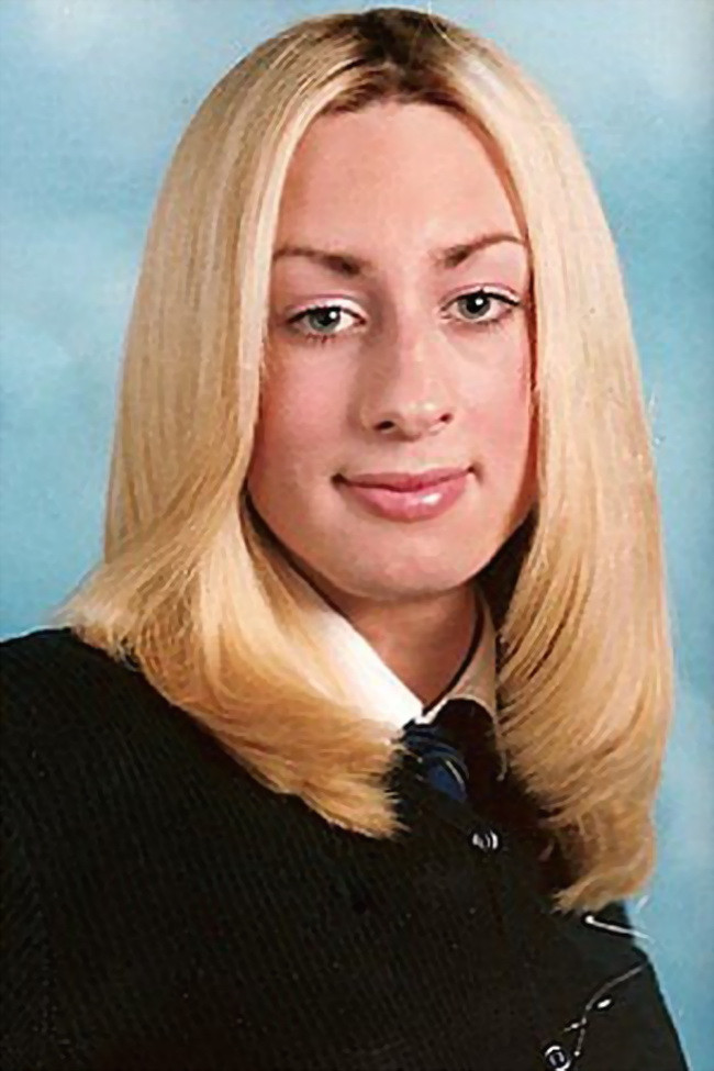 Colegii ii spuneau "Dumbo" si "Pinocchio". Toti o regreta insa dupa ce si-a facut operatii estetice