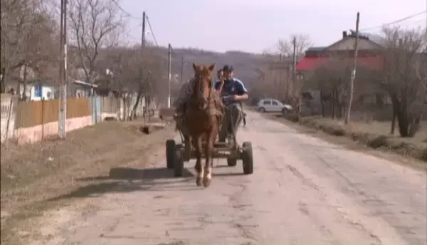 Risipa de 900 de milioane de euro de la buget, pentru investitii absurde la sate. Parcuri inundate si stranduri, in comune fara canalizare