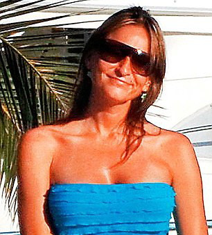 "Mi-a macelarit sanii". Cum arata femeia dupa o operatie nereusita de marire a bustului. FOTO