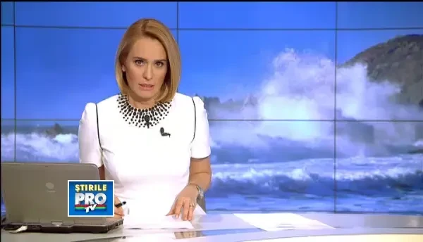 Furtuna violenta pe litoral: valurile au atins 4 metri. Vantul a prabusit o schela de cateva tone