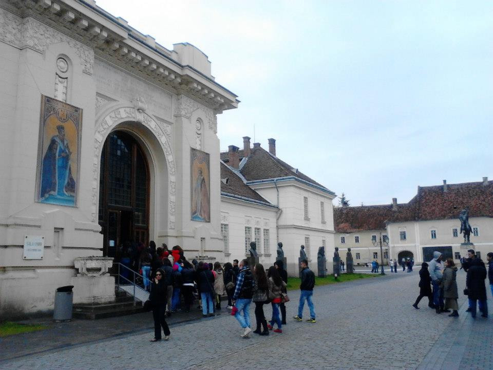Peste 11.000 de elevi au vizitat Muzeul National al Unirii din Alba Iulia in saptamana Scoala Altfel