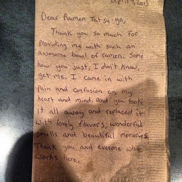 FOTO. Mesajul scris de clientul unui restaurant pe un servetel, viral pe Internet