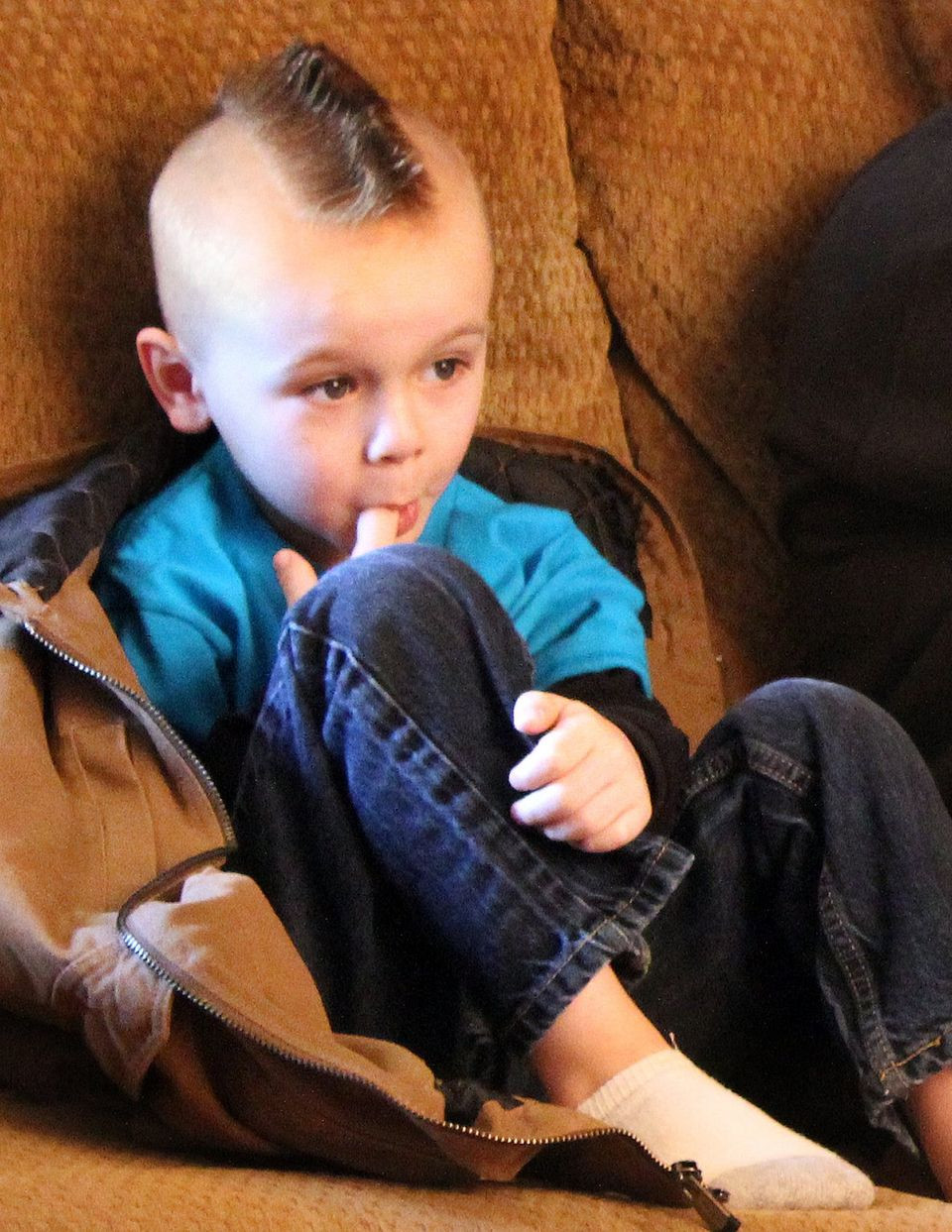 Un baiat in varsta de cinci ani din SUA, trimis acasa de educatoare din cauza tunsorii sale