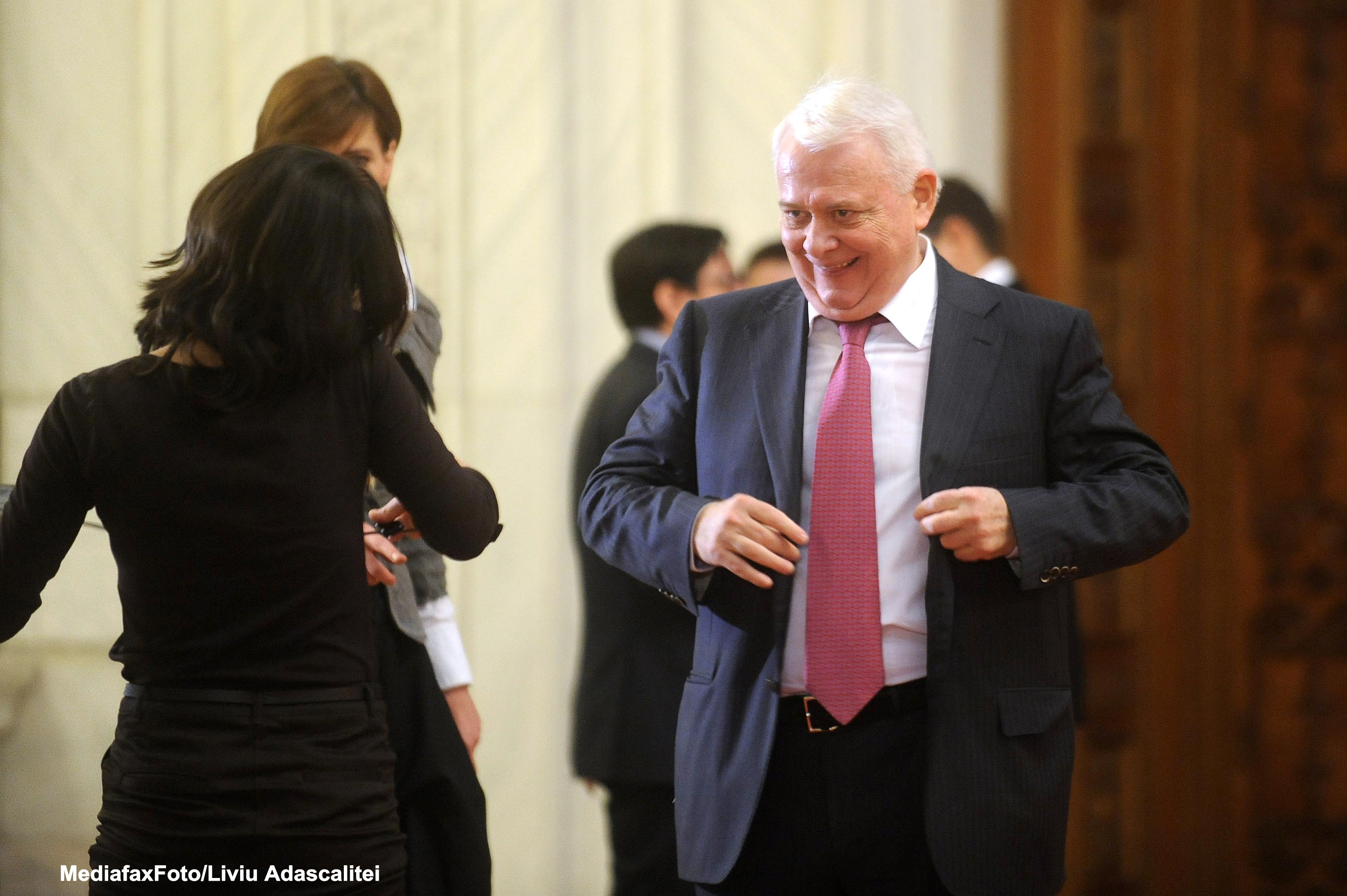 Viorel Hrebenciuc, audiat la DNA. A dat declaratii in calitate de martor in dosarul ce vizeaza suspiciuni de coruptie la CNA