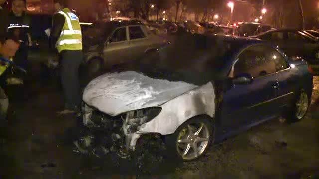 Un tanar, cel mai probabil bolnav psihic, si prietenii lui, audiati in cazul masinilor incendiate