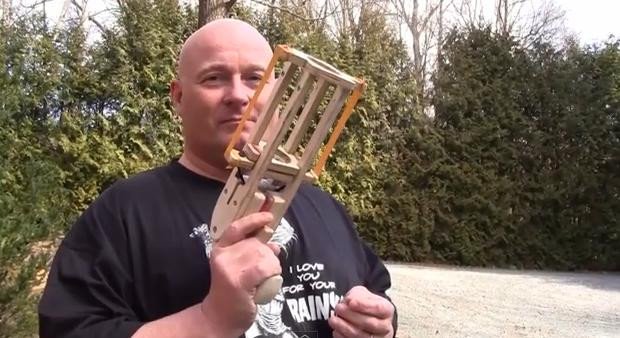 VIDEO. "Prezervativul viitorului"- inventia care ar putea primi 100.000 de dolari de la Bill Gates