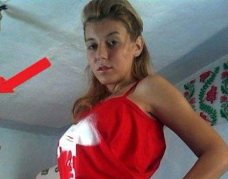 A postat fotografia pe un site de socializare: ce i-a scapat in imagine. Tot internetul rade de ea