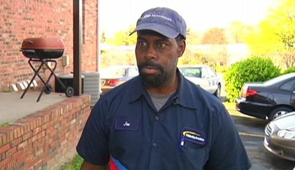 Un barbat din SUA a gasit 3.800 de dolari intr-un tomberon. Ce a ales sa faca apoi cu ei