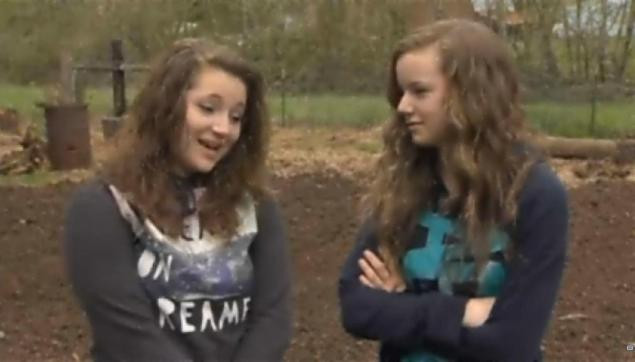 Dorinta de a-si salva tatal le-a ajutat pe doua adolescente sa faca un gest aproape imposibil