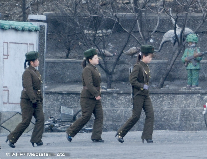 Armata pe tocuri a lui Kim Jong-un: imaginea care face inconjurul presei internationale