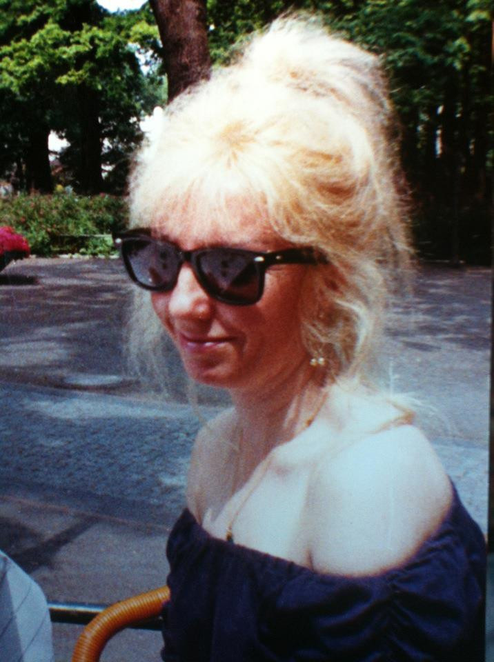 O femeie este implicata intr-o relatie pe care niciun pamantean n-o intelege. "Nu sunt nebuna"