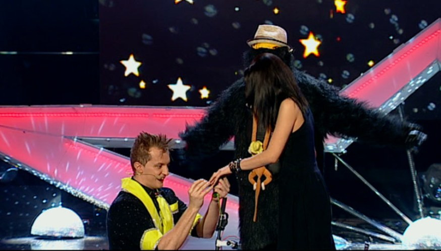 ROMANII AU TALENT. Iluzionistul Cristi Gache si-a cerut iubita in casatorie in direct