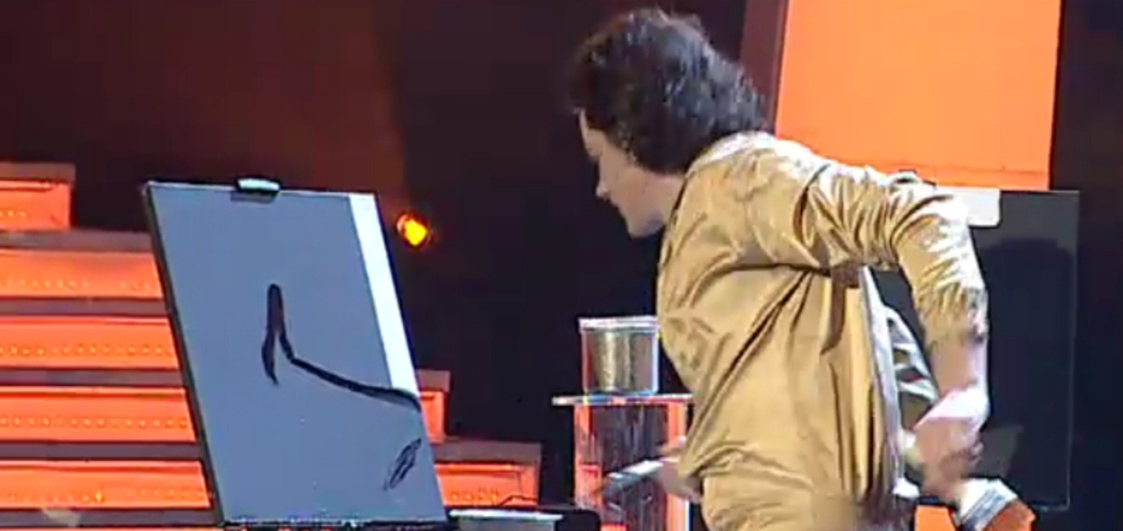 ROMANII AU TALENT. Andrei Pavel a cantat, a dansat, a pictat si a cucerit publicul si juriul