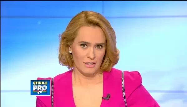 Se plimbau linistiti cu barca pe un rau cand au zarit un piton urias. Ce a urmat e o surpriza uriasa