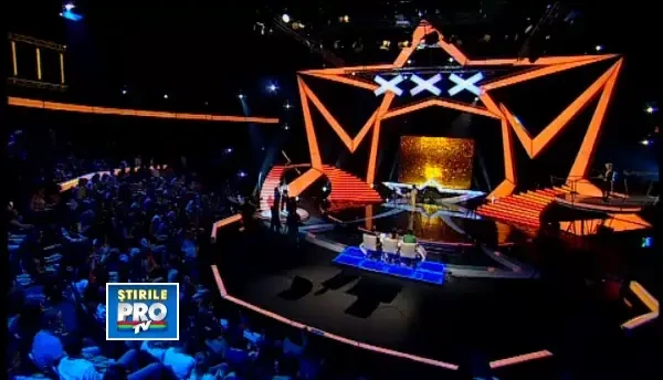 ROMANII AU TALENT. Andrei Pavel a cantat, a dansat, a pictat si a cucerit publicul si juriul