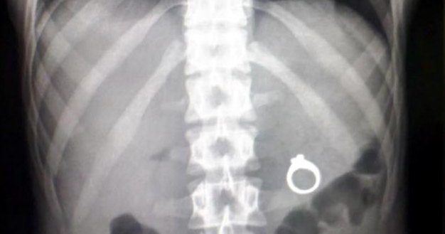 Un britanic a furat un inel cu diamante. Ce l-a dat de gol in fata politiei