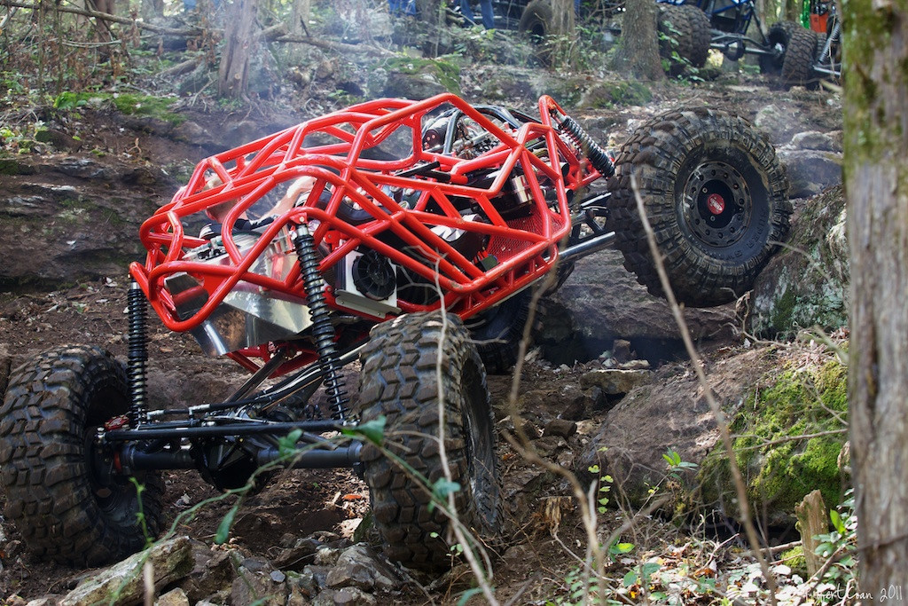 VIDEO EPIC! Cel mai tare monstru 4x4! Nimic nu-l poate opri!