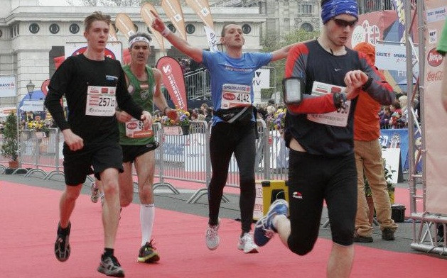 Maraton pentru elevii destepti. Un timisorean porneste o campanie umanitara pentru a acorda burse