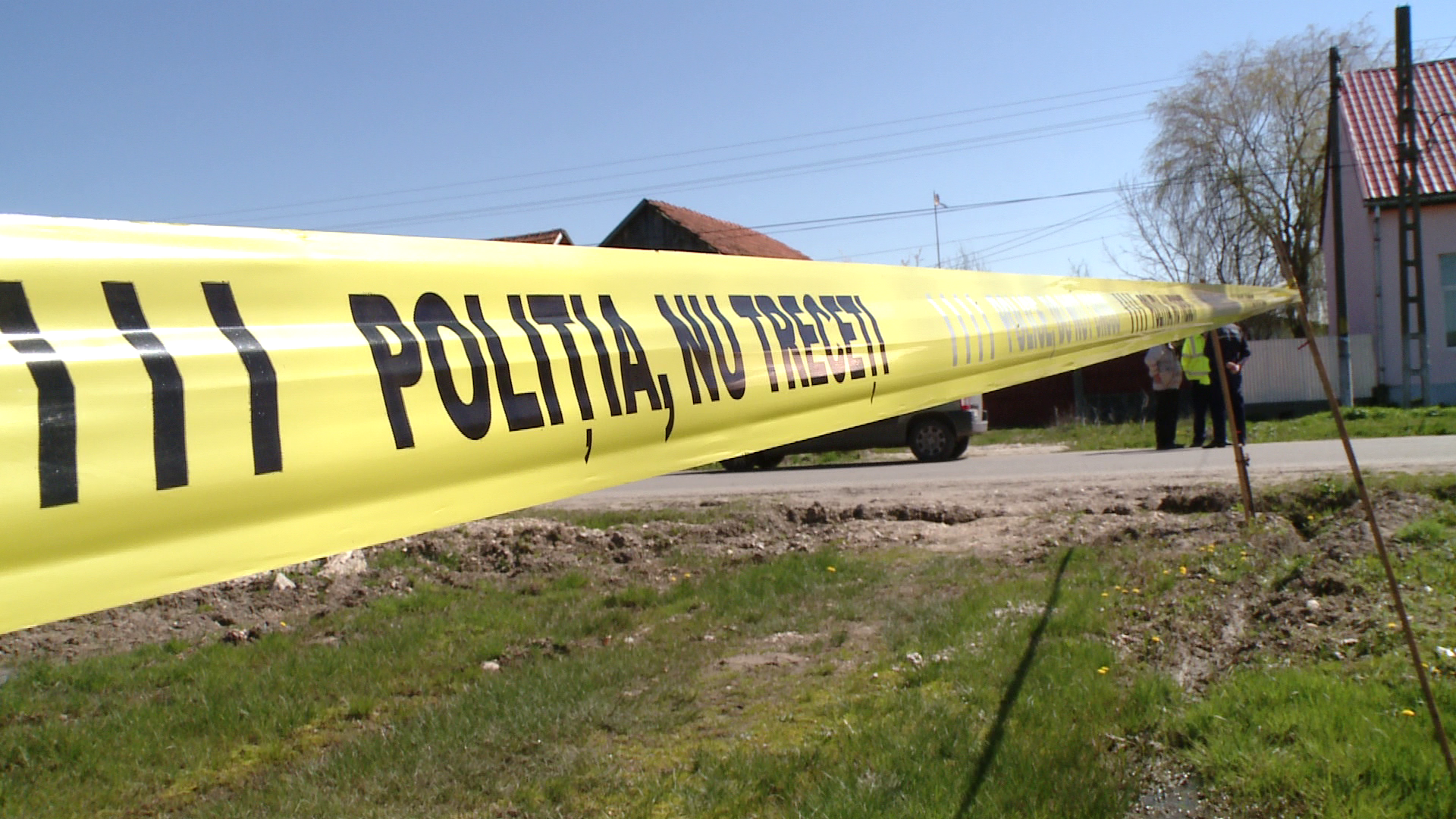 Adolescent de 15 ani din Deva, cercetat dupa ce a condus masina tatalui si a lovit patru autoturisme