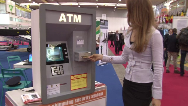 Romanii, campioni mondiali la capitolul inventivitate. Un infractor a inventat bancomatul anti-furt