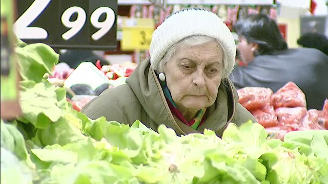 Cum a schimbat scumpirea alimentelor lista de cumparaturi a romanilor. 62% iau doar ce e necesar