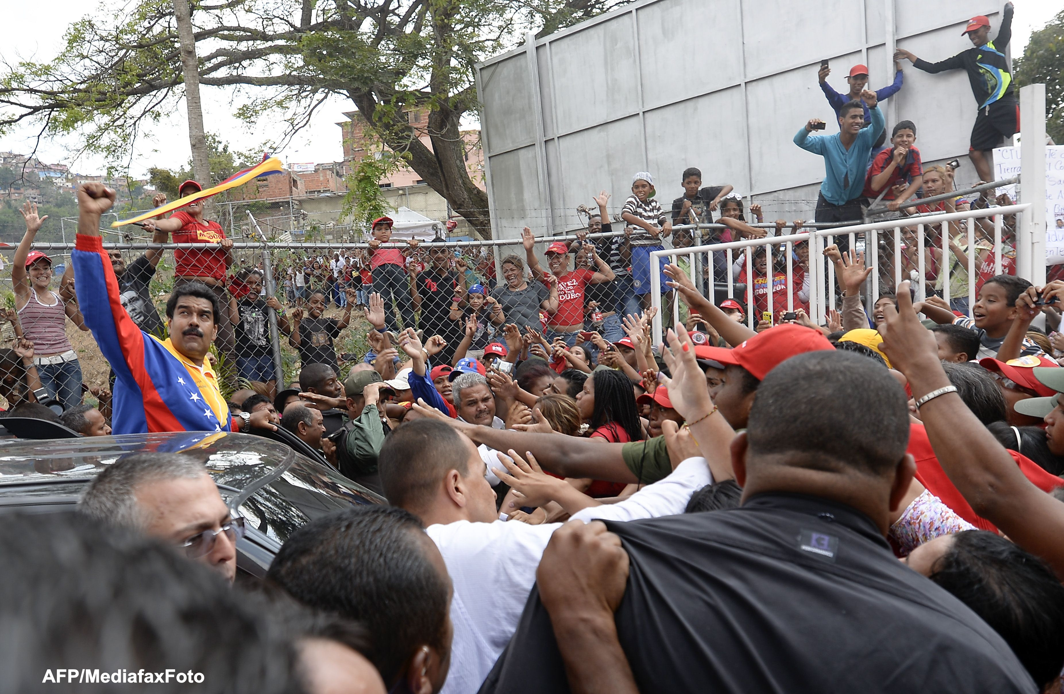 Proteste violente in Venezuela, dupa alegeri. Cel putin 7 oameni au murit, iar 61 sunt raniti
