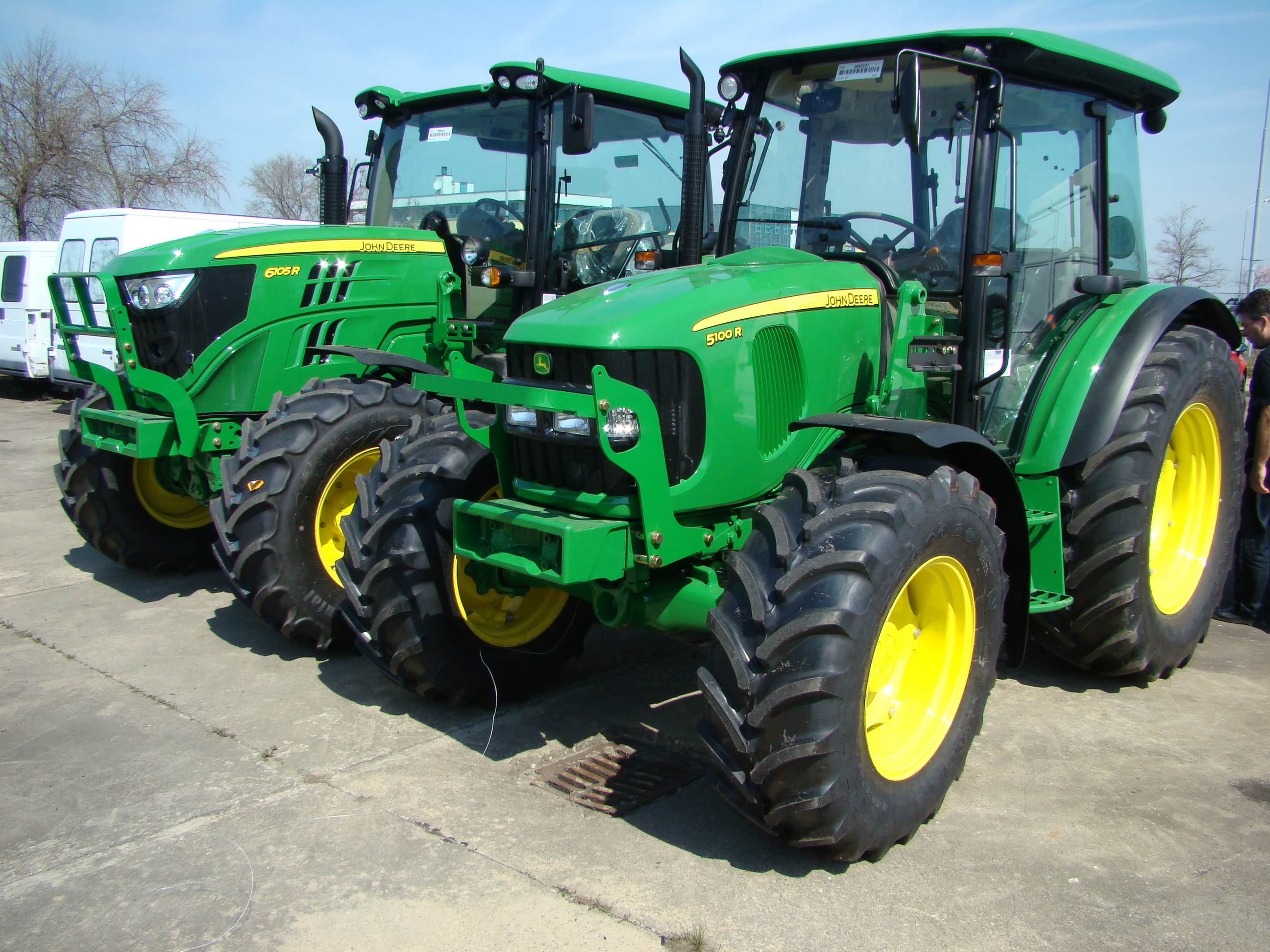 Tractoare furate din Germania, gasite la Nadlac intr-un TIR. Cati bani ar fi incasat hotii pe ele