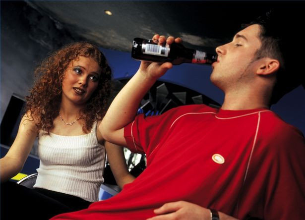 Adolescentii consumatori de alcool sau medicamente neuroleptice risca sa sufere de dementa