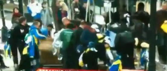 VIDEO. Atentatele din Boston. Reactia revoltatoare a unor martori, dupa explozii