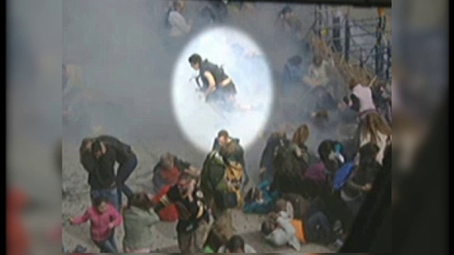 FOTO. Atentatele de la Boston. Ce surprinde aceasta fotografie, cu putin timp inainte de explozie