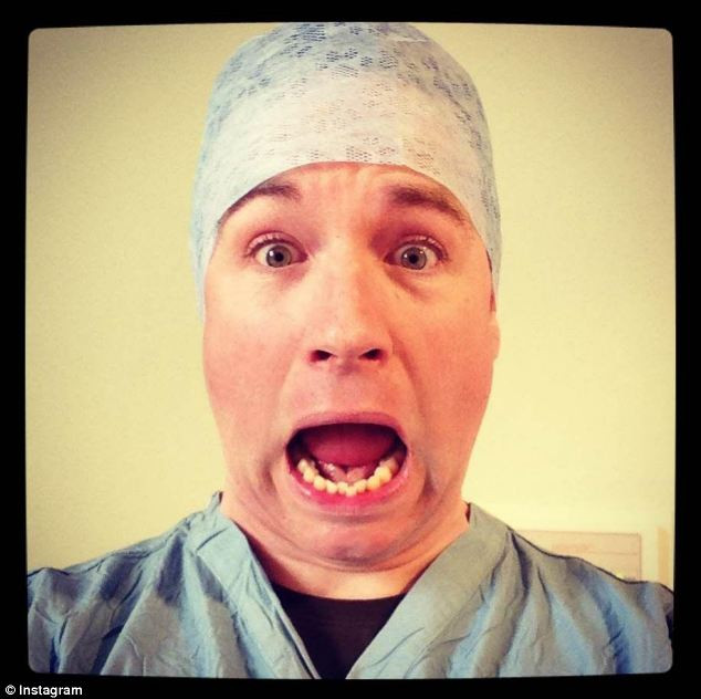 Un britanic a transmis live cu mesaje pe Twitter nasterea sotiei