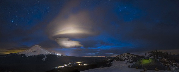 Imaginea spectaculoasa publicata de NASA: Enterprise se pregateste de aterizare?